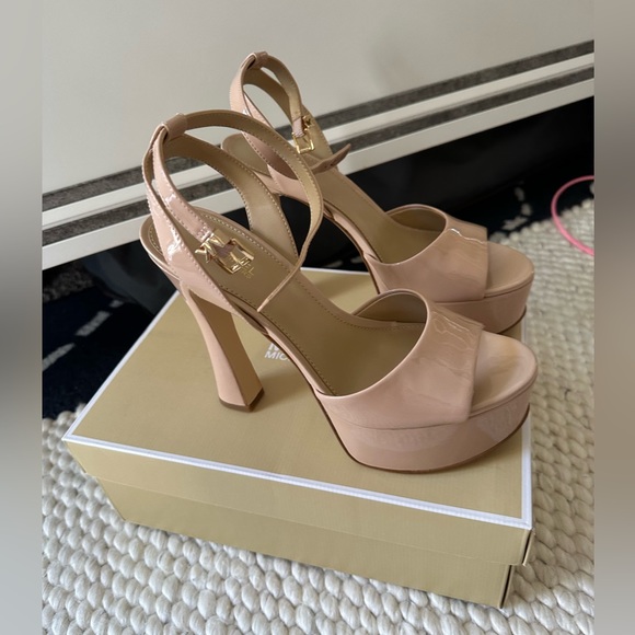 NEW in Box Michael Kors Jenson Platform Sandal Heels Open Toe Nude 6M Price FiRM - Picture 3 of 16